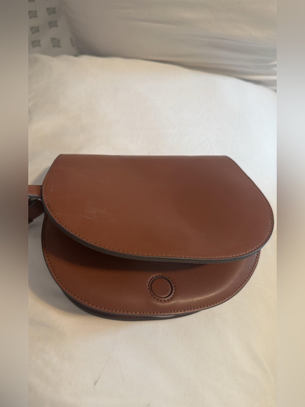 Women’s Shoulder Bag in Cognac Brown - Picture 7 of 8